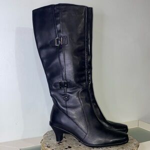Bellini Black Leather WILSON Knee High Buckle Accent Heeled Boots Women’s Sz 8W